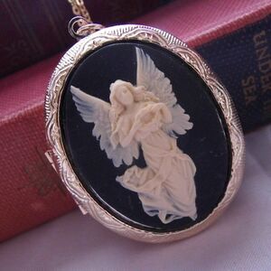 Christmas Angel Locket Gold Cameo Pendant Necklace Mom Daughter gift